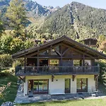 샬레 Typique A Avec Parking Et Wifi, Proche Centre Et Pistes - Fr-1-343-182