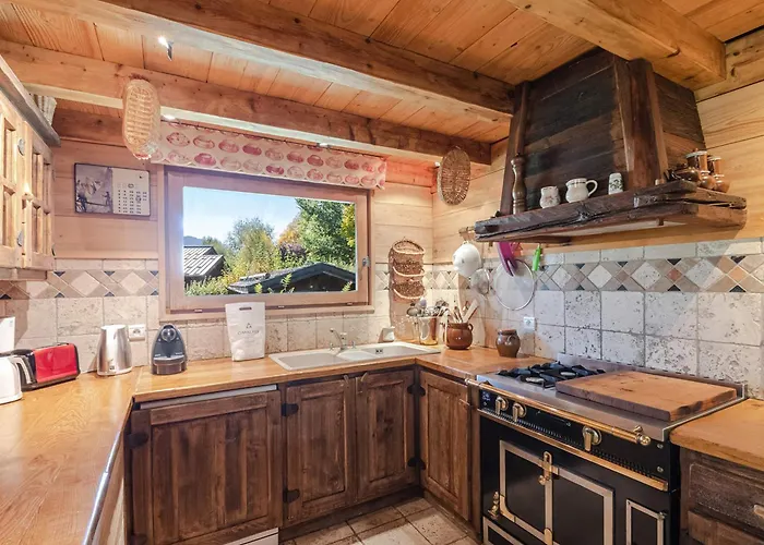 Typique A Avec Parking Et Wifi, Proche Centre Et Pistes - Fr-1-343-182 *