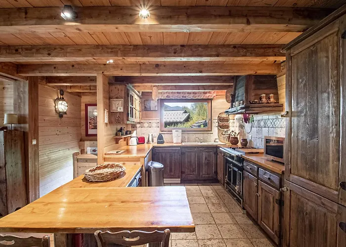 木屋 Typique A Avec Parking Et Wifi, Proche Centre Et Pistes - Fr-1-343-182